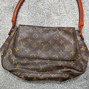 AUTHENTIC LOUIS VUITTON
